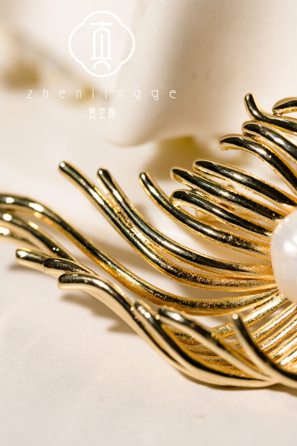 Cloud-like earrings